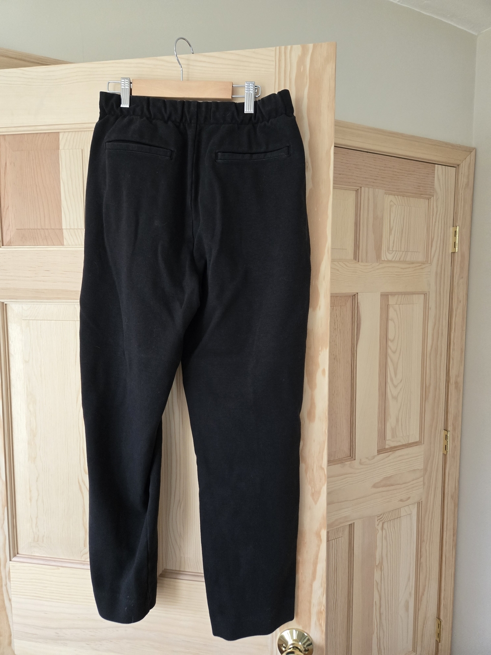 Everlane Black Elastic-Waist Tapered Jogger Trousers